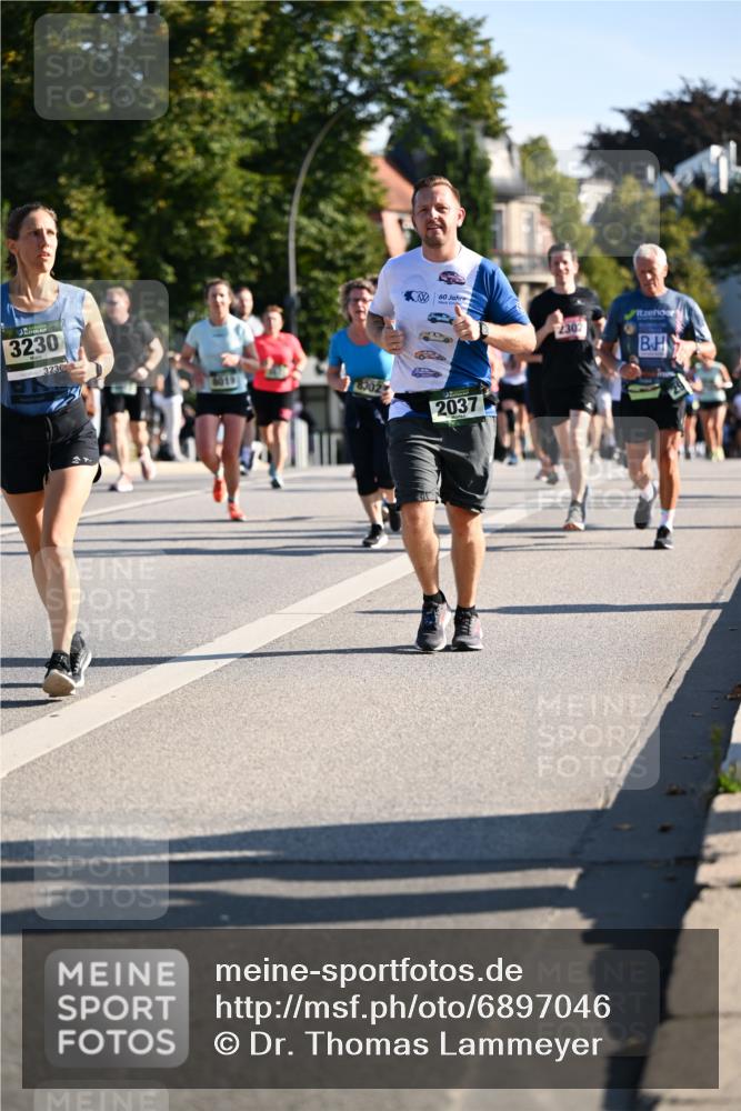 01.09.2024 - BARMER Alsterlauf Dr. Thomas Lammeyer http://msf.ph/oto/6897046 01.09.2024 09:35:23 Laufen 3230, 3230, 60, 302, 2037, 2302 meine-sportfotos.de