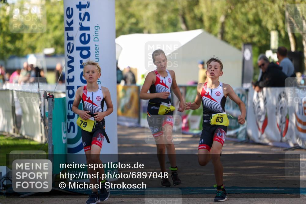 01.09.2024 - 17. Tribühne Triathlon Michael Strokosch http://msf.ph/oto/6897048 01.09.2024 09:50:45 Ziel 63, 78, 79 meine-sportfotos.de