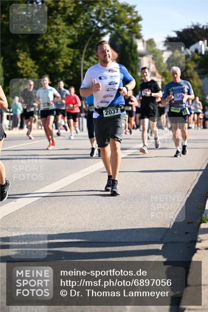 01.09.2024 - BARMER Alsterlauf Dr. Thomas Lammeyer http://msf.ph/oto/6897056 01.09.2024 09:35:23 Laufen 60, 2037 meine-sportfotos.de