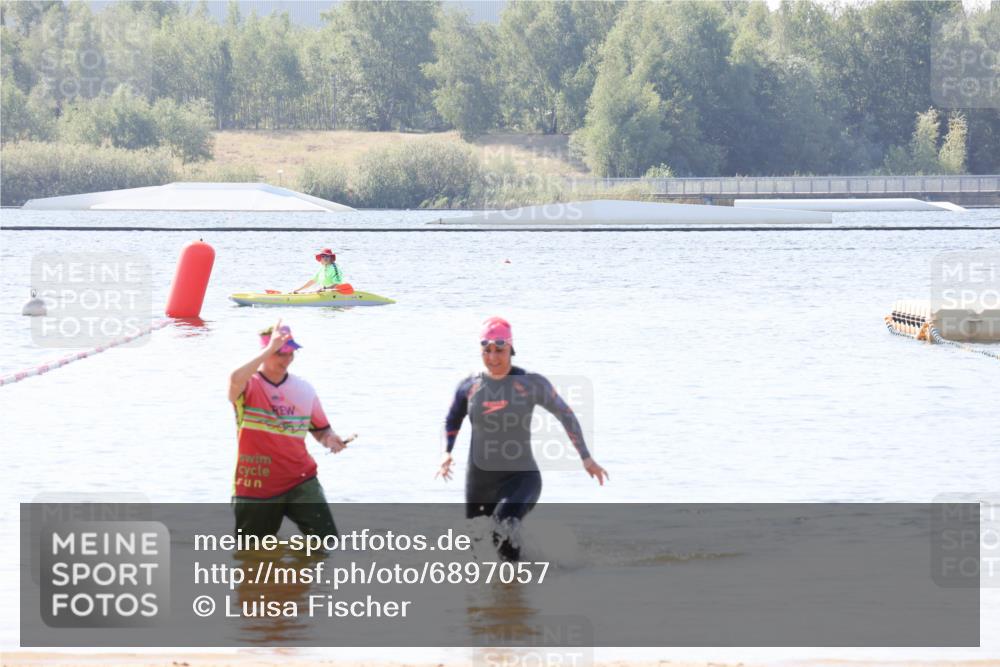 01.09.2024 - 17. Tribühne Triathlon Luisa Fischer http://msf.ph/oto/6897057 01.09.2024 11:35:16 Schwimmen 522 meine-sportfotos.de