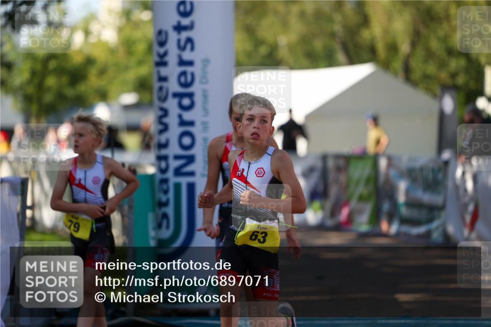 01.09.2024 - 17. Tribühne Triathlon Michael Strokosch http://msf.ph/oto/6897071 01.09.2024 09:50:46 Ziel 63, 78, 79 meine-sportfotos.de