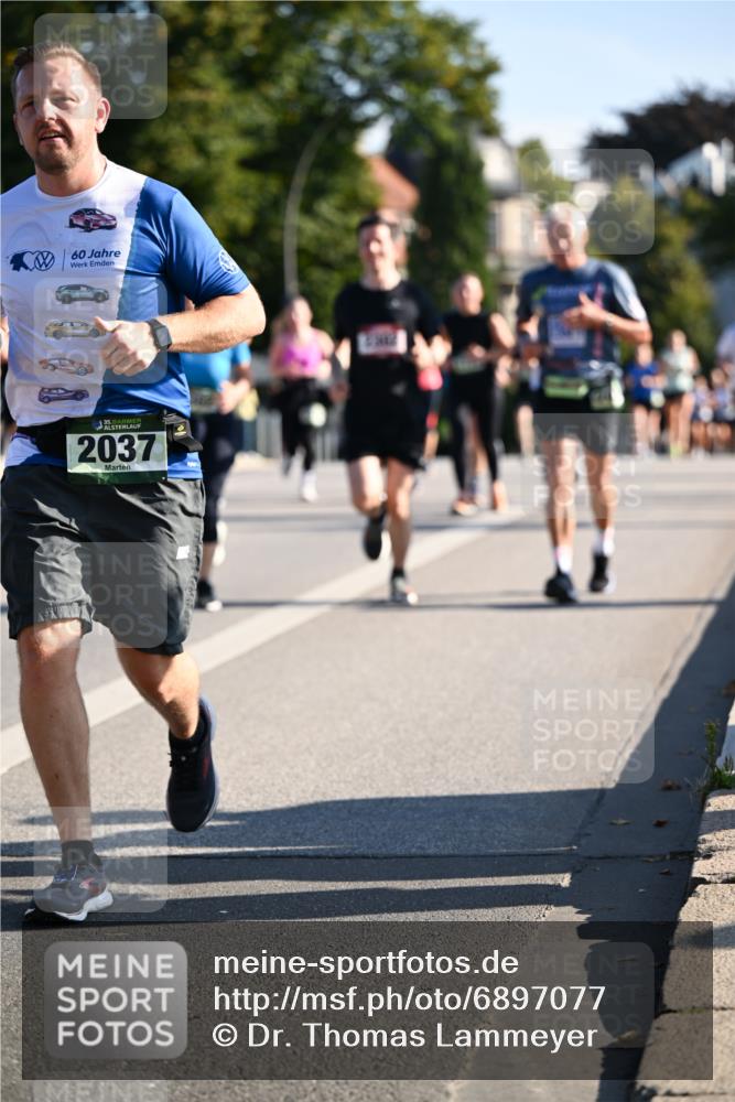 01.09.2024 - BARMER Alsterlauf Dr. Thomas Lammeyer http://msf.ph/oto/6897077 01.09.2024 09:35:24 Laufen 60, 35, 2037 meine-sportfotos.de
