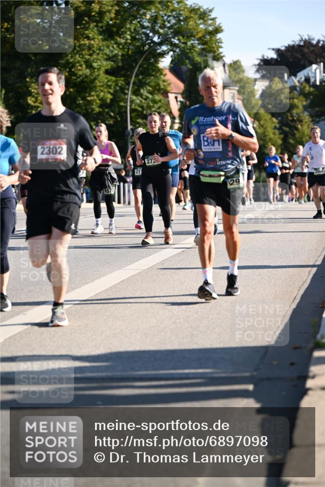 01.09.2024 - BARMER Alsterlauf Dr. Thomas Lammeyer http://msf.ph/oto/6897098 01.09.2024 09:35:26 Laufen 2302, 1572, 211, 272, 29, 2562 meine-sportfotos.de