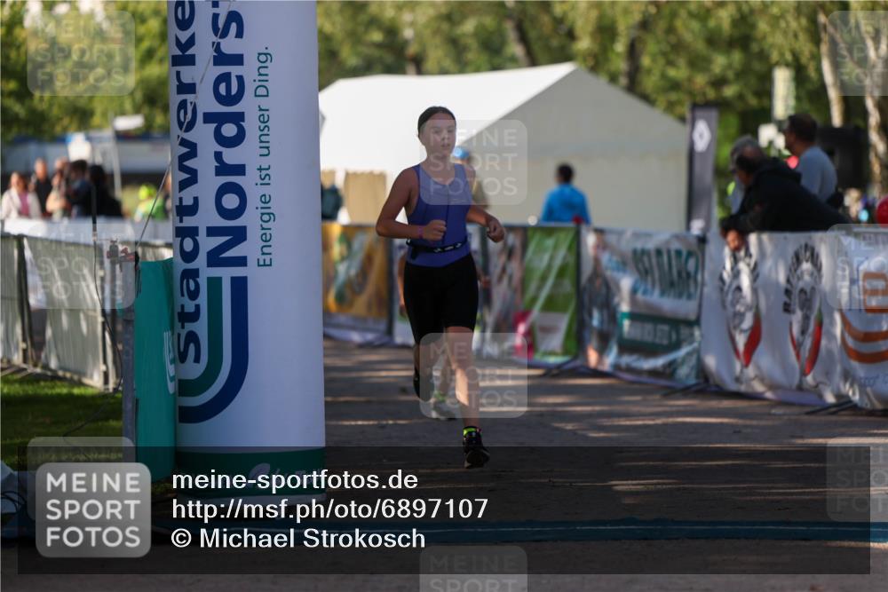01.09.2024 - 17. Tribühne Triathlon Michael Strokosch http://msf.ph/oto/6897107 01.09.2024 09:50:55 Ziel 81, 87 meine-sportfotos.de