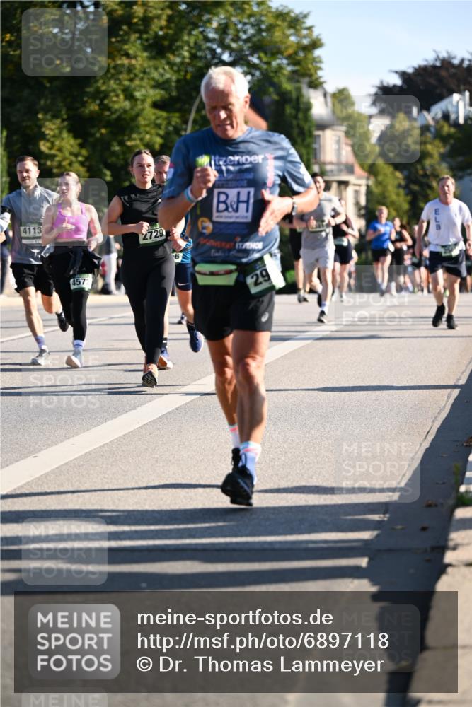 01.09.2024 - BARMER Alsterlauf Dr. Thomas Lammeyer http://msf.ph/oto/6897118 01.09.2024 09:35:27 Laufen 4113, 411, 457, 2729, 6, 29 meine-sportfotos.de