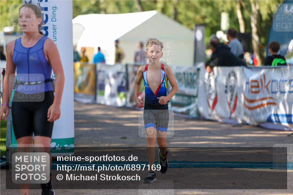 01.09.2024 - 17. Tribühne Triathlon Michael Strokosch http://msf.ph/oto/6897169 01.09.2024 09:50:58 Ziel 81, 87 meine-sportfotos.de