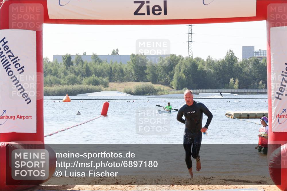 01.09.2024 - 17. Tribühne Triathlon Luisa Fischer http://msf.ph/oto/6897180 01.09.2024 11:38:58 Schwimmen 607 meine-sportfotos.de