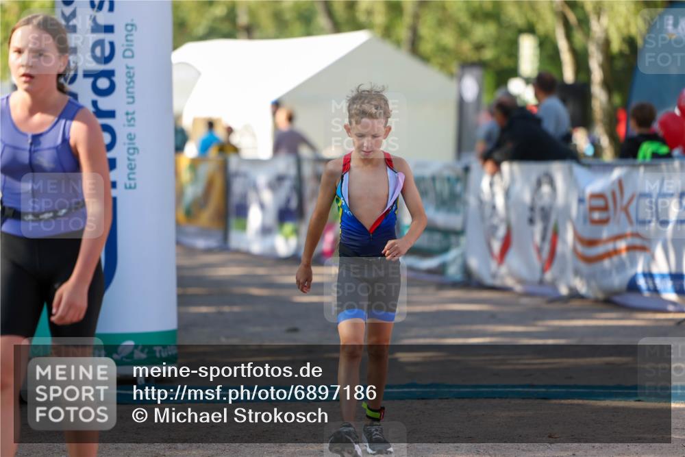01.09.2024 - 17. Tribühne Triathlon Michael Strokosch http://msf.ph/oto/6897186 01.09.2024 09:50:59 Ziel 81, 87 meine-sportfotos.de
