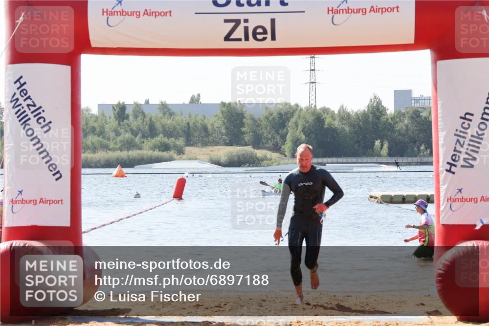 01.09.2024 - 17. Tribühne Triathlon Luisa Fischer http://msf.ph/oto/6897188 01.09.2024 11:38:59 Schwimmen 607 meine-sportfotos.de