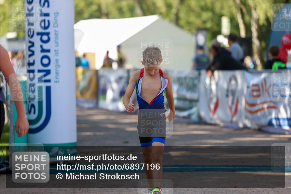 01.09.2024 - 17. Tribühne Triathlon Michael Strokosch http://msf.ph/oto/6897196 01.09.2024 09:50:59 Ziel 81, 87 meine-sportfotos.de