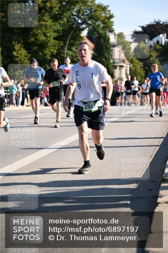 01.09.2024 - BARMER Alsterlauf Dr. Thomas Lammeyer http://msf.ph/oto/6897197 01.09.2024 09:35:31 Laufen 4218, 2562 meine-sportfotos.de