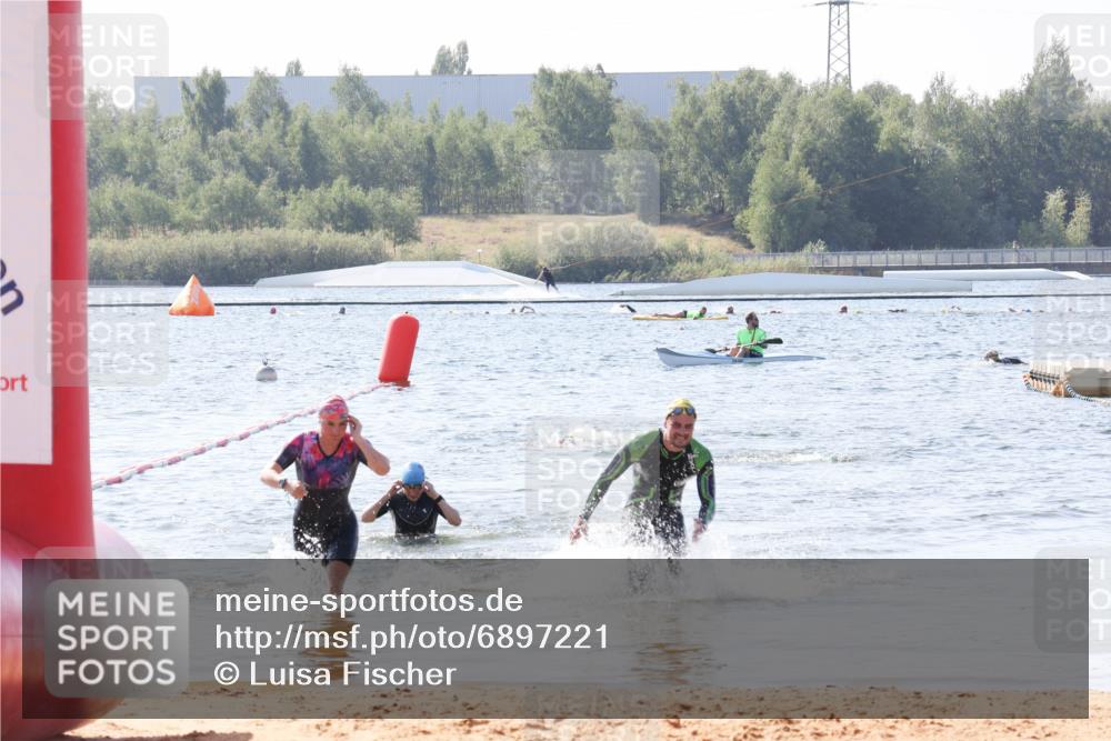01.09.2024 - 17. Tribühne Triathlon Luisa Fischer http://msf.ph/oto/6897221 01.09.2024 11:40:10 Schwimmen 646, 712 meine-sportfotos.de