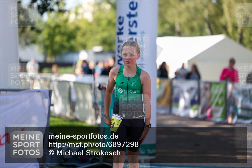 01.09.2024 - 17. Tribühne Triathlon Michael Strokosch http://msf.ph/oto/6897298 01.09.2024 09:51:33 Ziel 124 meine-sportfotos.de