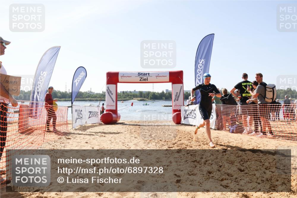 01.09.2024 - 17. Tribühne Triathlon Luisa Fischer http://msf.ph/oto/6897328 01.09.2024 11:40:22 Schwimmen 646, 668, 712 meine-sportfotos.de