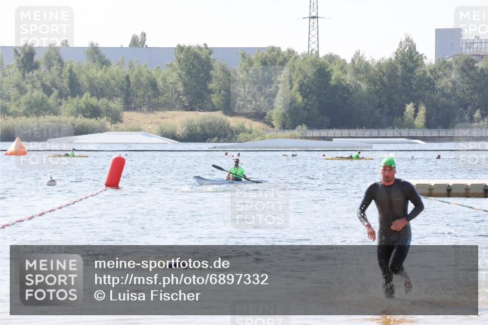 01.09.2024 - 17. Tribühne Triathlon Luisa Fischer http://msf.ph/oto/6897332 01.09.2024 11:40:30 Schwimmen 629, 668 meine-sportfotos.de