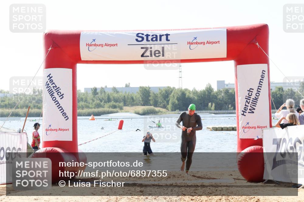 01.09.2024 - 17. Tribühne Triathlon Luisa Fischer http://msf.ph/oto/6897355 01.09.2024 11:40:34 Schwimmen 629, 666 meine-sportfotos.de
