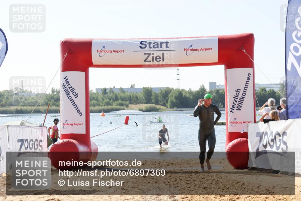 01.09.2024 - 17. Tribühne Triathlon Luisa Fischer http://msf.ph/oto/6897369 01.09.2024 11:40:35 Schwimmen 629, 666 meine-sportfotos.de