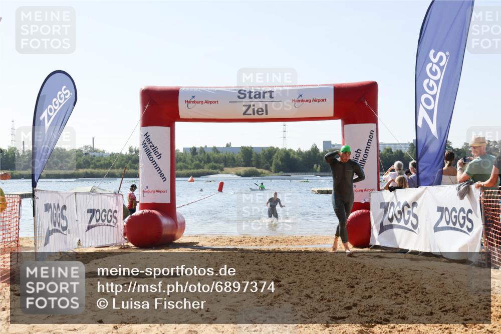 01.09.2024 - 17. Tribühne Triathlon Luisa Fischer http://msf.ph/oto/6897374 01.09.2024 11:40:35 Schwimmen 629, 666 meine-sportfotos.de