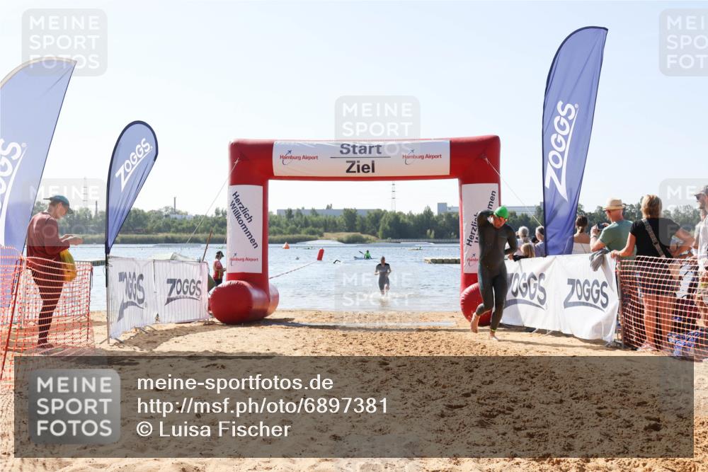 01.09.2024 - 17. Tribühne Triathlon Luisa Fischer http://msf.ph/oto/6897381 01.09.2024 11:40:36 Schwimmen 629, 666 meine-sportfotos.de