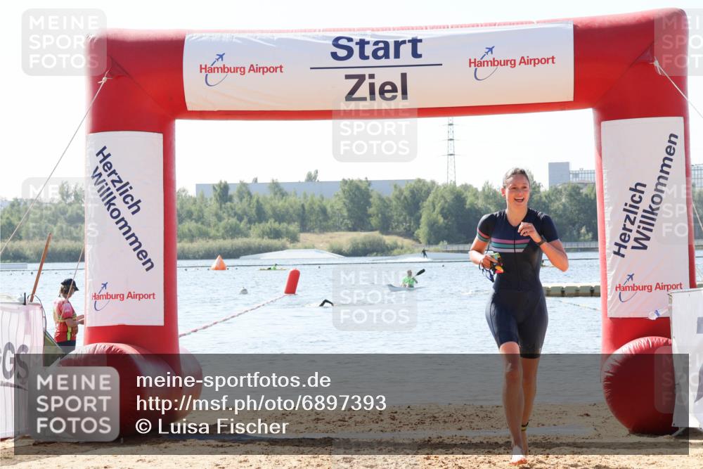 01.09.2024 - 17. Tribühne Triathlon Luisa Fischer http://msf.ph/oto/6897393 01.09.2024 11:40:43 Schwimmen 629, 666 meine-sportfotos.de