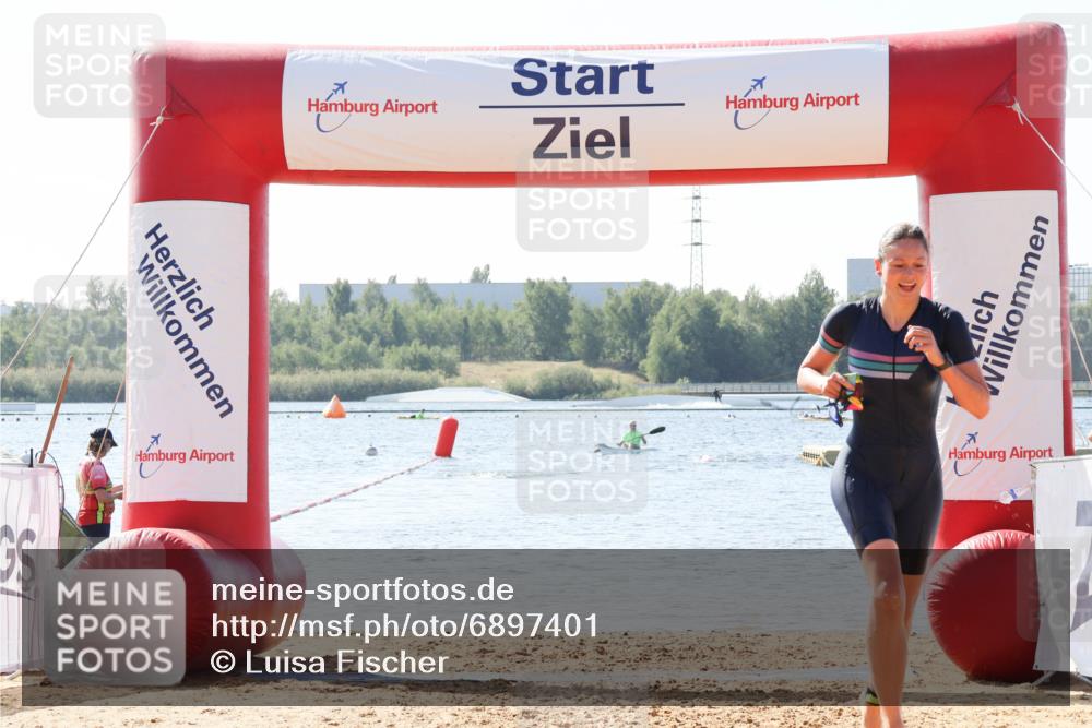 01.09.2024 - 17. Tribühne Triathlon Luisa Fischer http://msf.ph/oto/6897401 01.09.2024 11:40:44 Schwimmen 629, 666 meine-sportfotos.de
