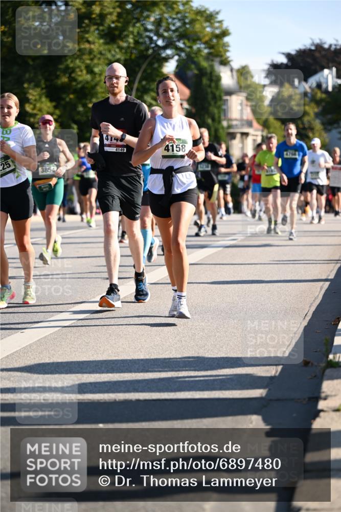 01.09.2024 - BARMER Alsterlauf Dr. Thomas Lammeyer http://msf.ph/oto/6897480 01.09.2024 09:35:44 Laufen 25, 3854, 4149, 4158 meine-sportfotos.de