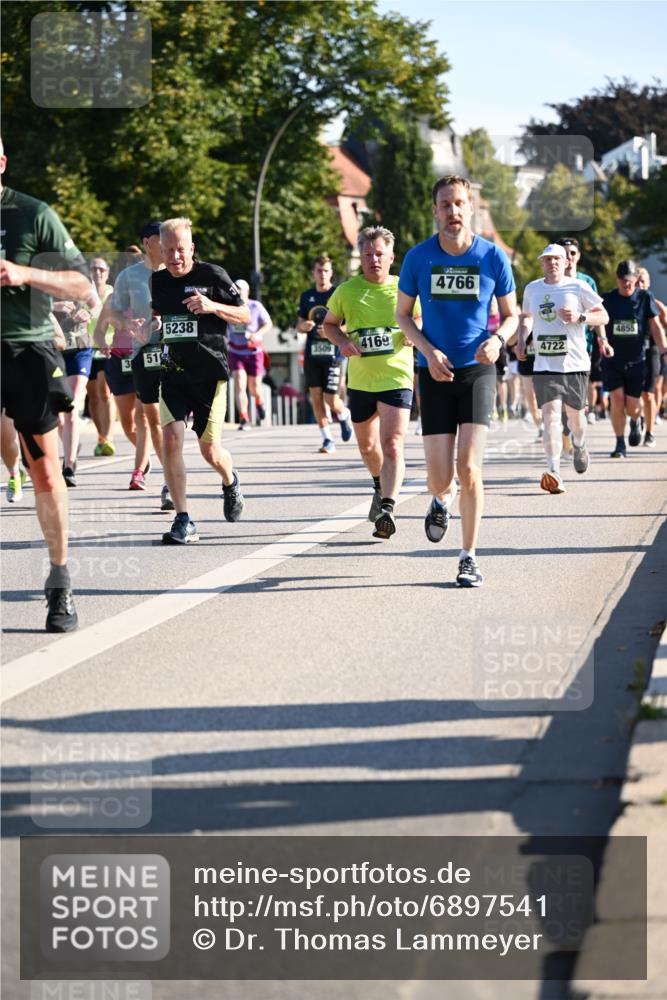 01.09.2024 - BARMER Alsterlauf Dr. Thomas Lammeyer http://msf.ph/oto/6897541 01.09.2024 09:35:47 Laufen 5238, 51, 3509, 4169, 3, 4766, 4722, 4855 meine-sportfotos.de