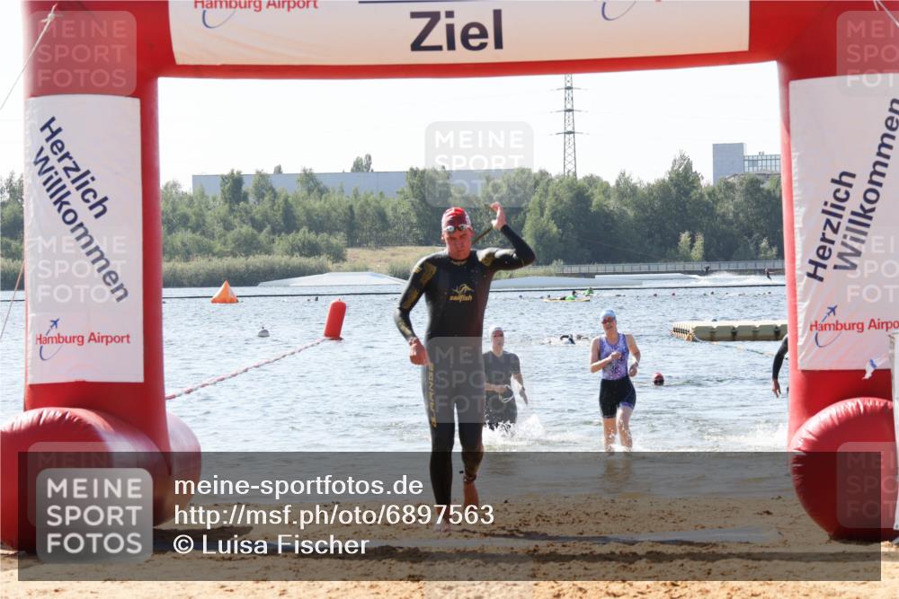 01.09.2024 - 17. Tribühne Triathlon Luisa Fischer http://msf.ph/oto/6897563 01.09.2024 11:41:50 Schwimmen 572, 582, 689, 701 meine-sportfotos.de