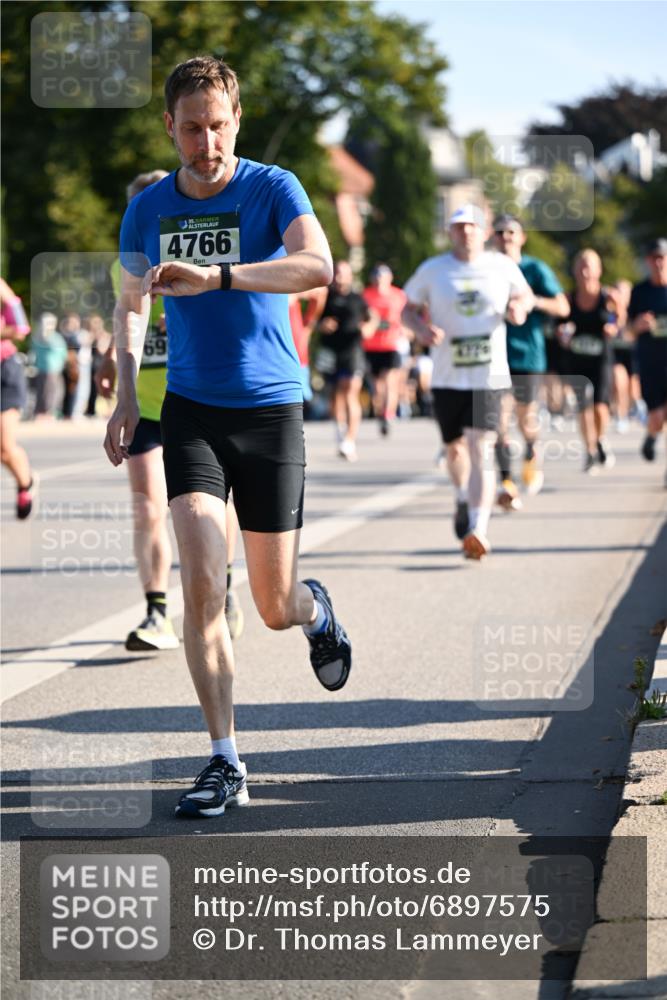 01.09.2024 - BARMER Alsterlauf Dr. Thomas Lammeyer http://msf.ph/oto/6897575 01.09.2024 09:35:48 Laufen 69, 4766 meine-sportfotos.de
