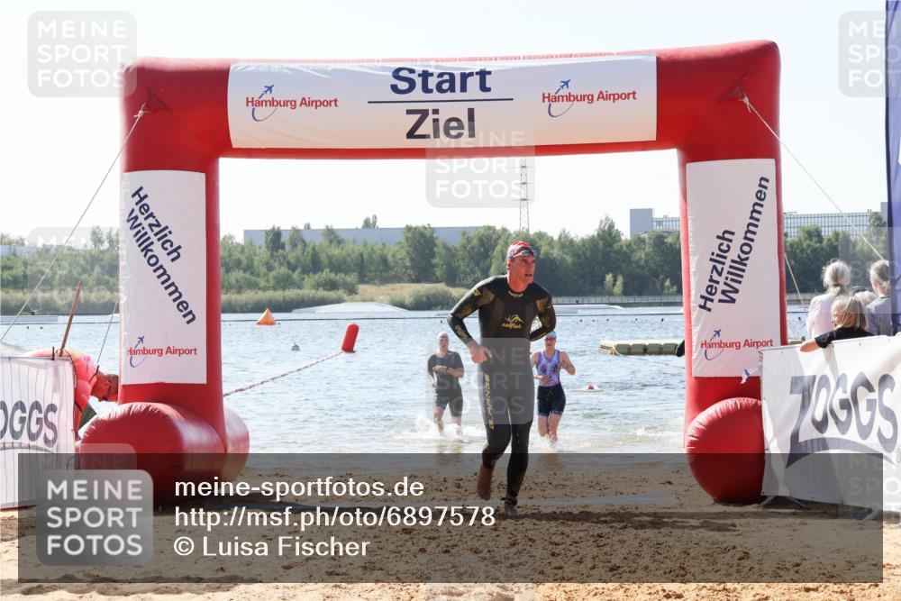 01.09.2024 - 17. Tribühne Triathlon Luisa Fischer http://msf.ph/oto/6897578 01.09.2024 11:41:51 Schwimmen 572, 582, 689, 701 meine-sportfotos.de