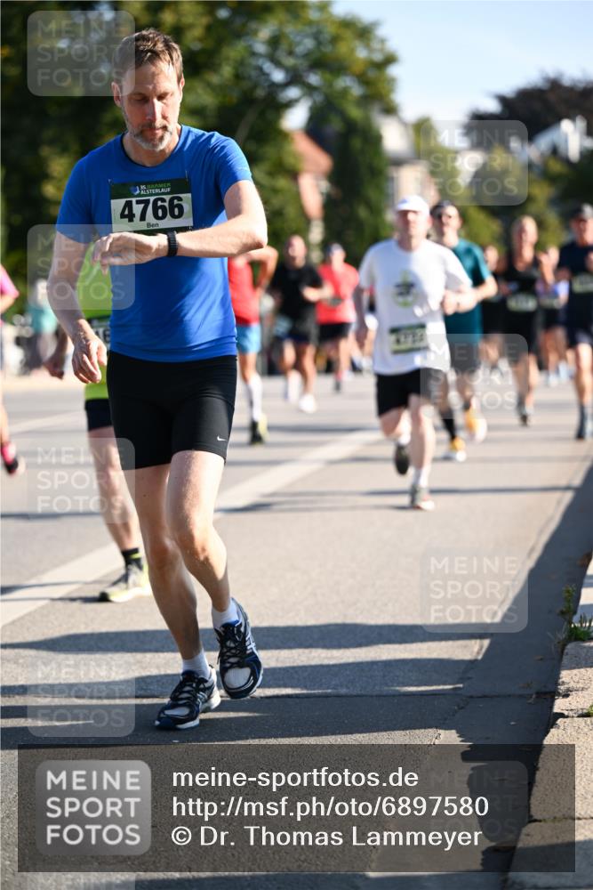 01.09.2024 - BARMER Alsterlauf Dr. Thomas Lammeyer http://msf.ph/oto/6897580 01.09.2024 09:35:49 Laufen 35, 4766 meine-sportfotos.de