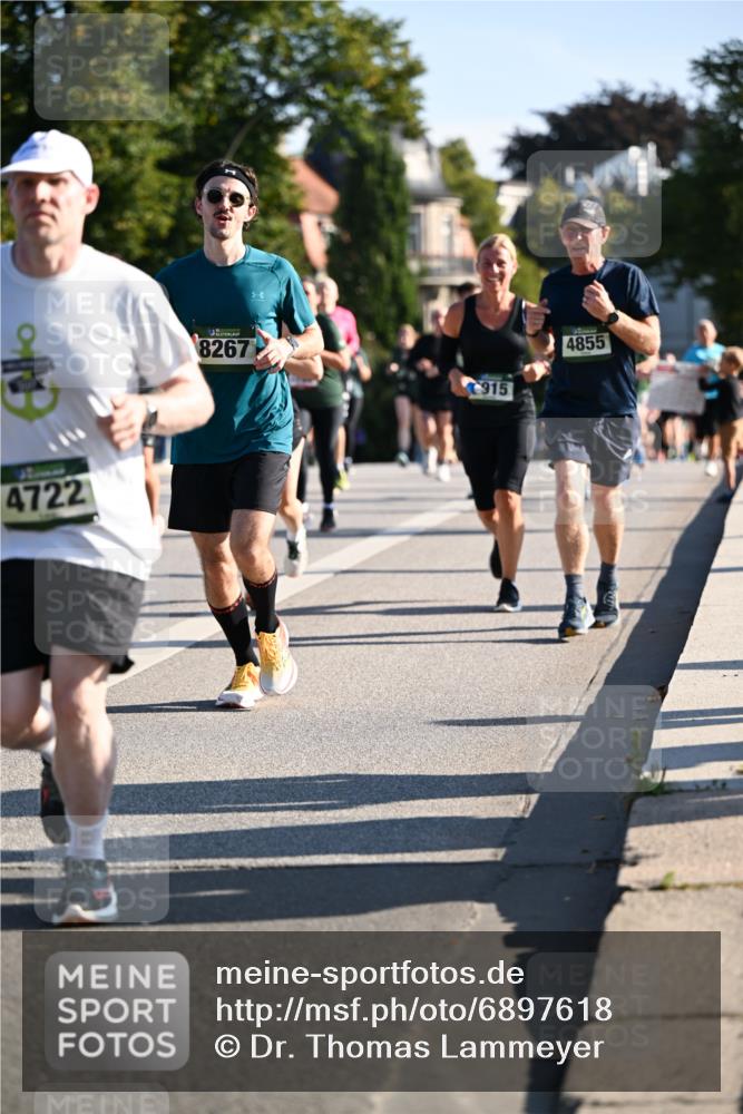 01.09.2024 - BARMER Alsterlauf Dr. Thomas Lammeyer http://msf.ph/oto/6897618 01.09.2024 09:35:51 Laufen 4722, 8267, 915, 4855 meine-sportfotos.de