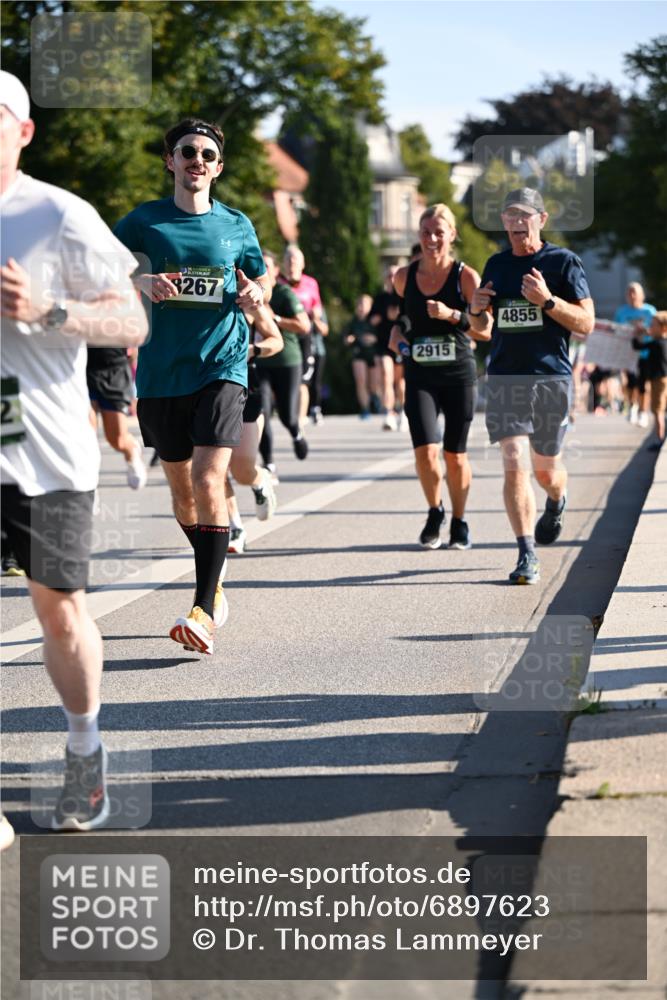 01.09.2024 - BARMER Alsterlauf Dr. Thomas Lammeyer http://msf.ph/oto/6897623 01.09.2024 09:35:51 Laufen 8267, 2915, 4855 meine-sportfotos.de