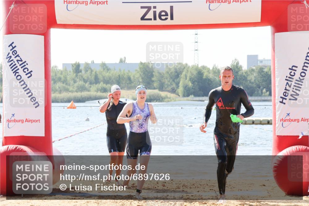 01.09.2024 - 17. Tribühne Triathlon Luisa Fischer http://msf.ph/oto/6897626 01.09.2024 11:41:56 Schwimmen 572, 582, 689, 701 meine-sportfotos.de
