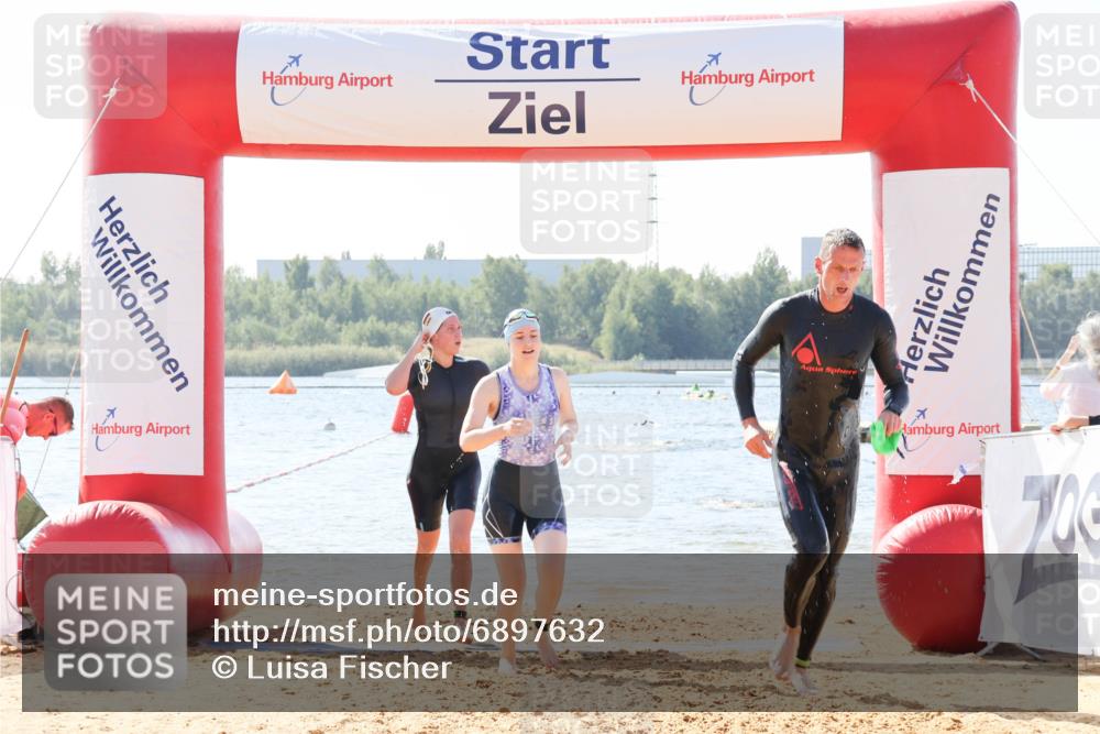01.09.2024 - 17. Tribühne Triathlon Luisa Fischer http://msf.ph/oto/6897632 01.09.2024 11:41:56 Schwimmen 572, 582, 689, 701 meine-sportfotos.de