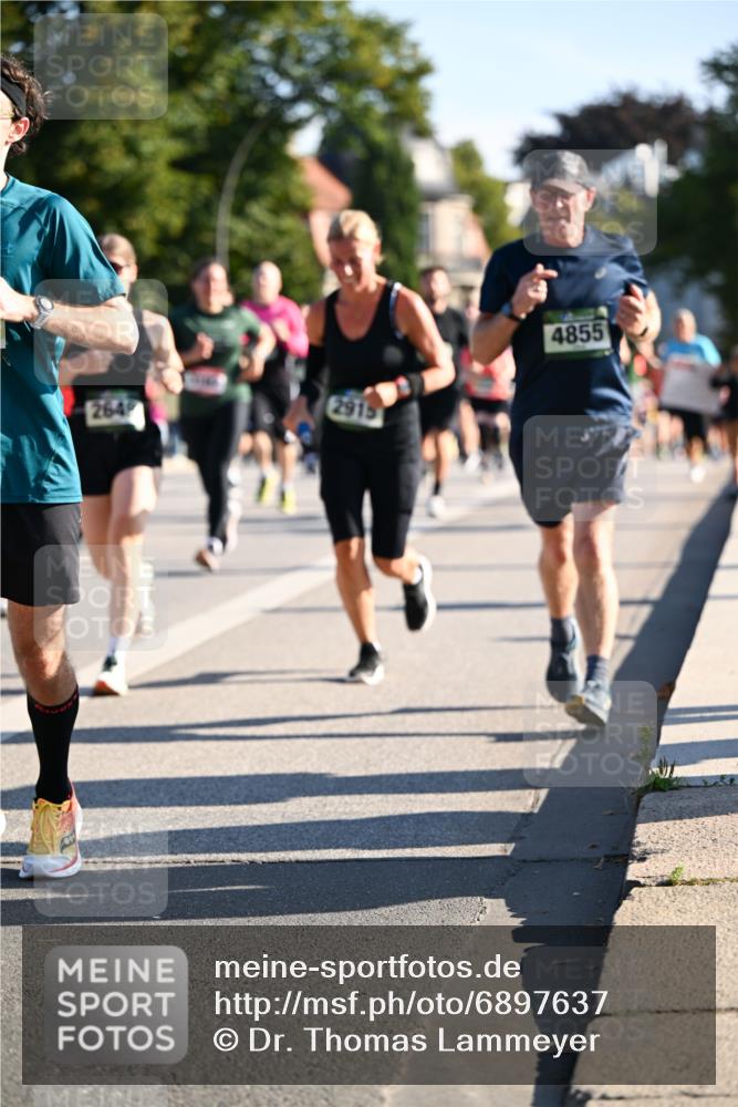 01.09.2024 - BARMER Alsterlauf Dr. Thomas Lammeyer http://msf.ph/oto/6897637 01.09.2024 09:35:52 Laufen 264, 2915, 4855 meine-sportfotos.de