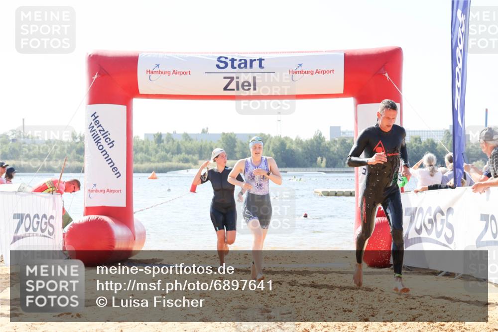 01.09.2024 - 17. Tribühne Triathlon Luisa Fischer http://msf.ph/oto/6897641 01.09.2024 11:41:57 Schwimmen 572, 582, 689, 701 meine-sportfotos.de