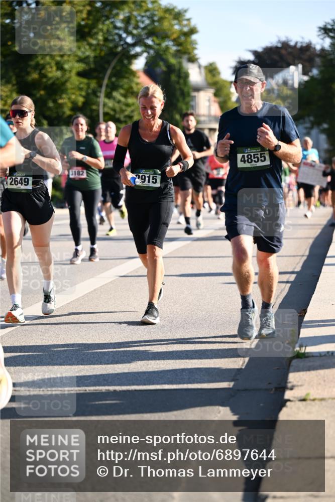 01.09.2024 - BARMER Alsterlauf Dr. Thomas Lammeyer http://msf.ph/oto/6897644 01.09.2024 09:35:52 Laufen 2649, 3182, 2915, 4855 meine-sportfotos.de