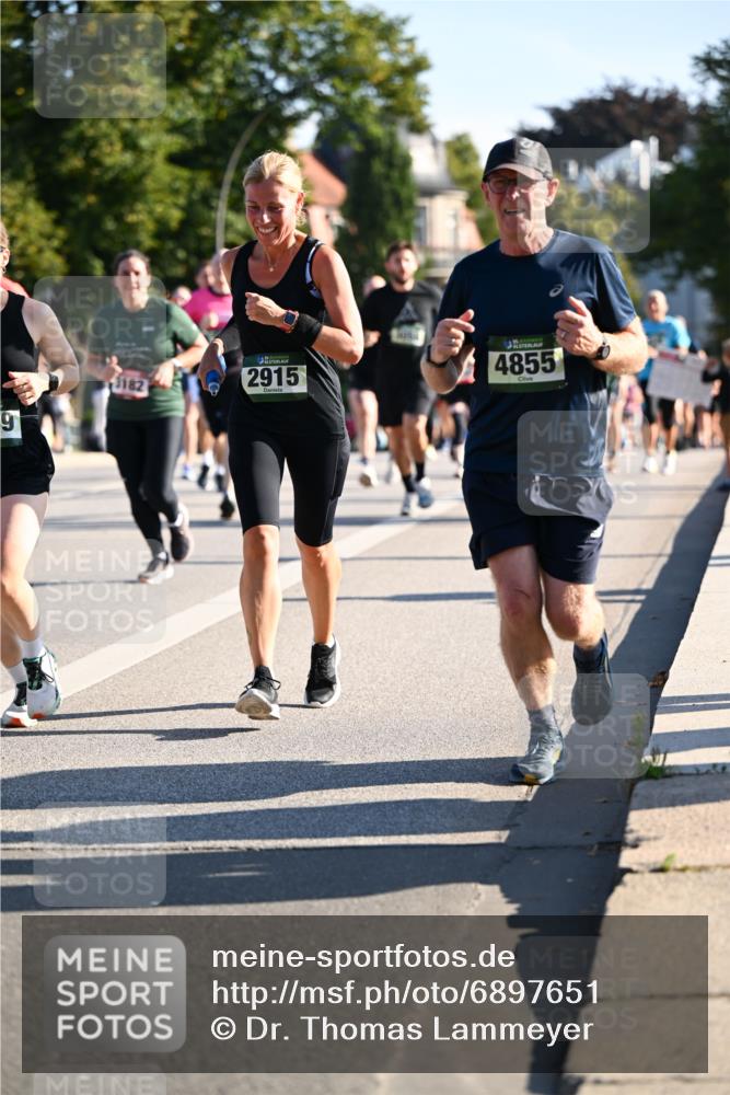 01.09.2024 - BARMER Alsterlauf Dr. Thomas Lammeyer http://msf.ph/oto/6897651 01.09.2024 09:35:52 Laufen 9, 1182, 2915, 4855 meine-sportfotos.de