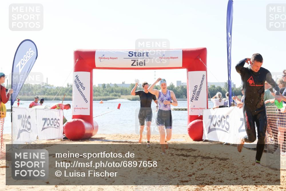 01.09.2024 - 17. Tribühne Triathlon Luisa Fischer http://msf.ph/oto/6897658 01.09.2024 11:41:58 Schwimmen 572, 582, 689, 701 meine-sportfotos.de