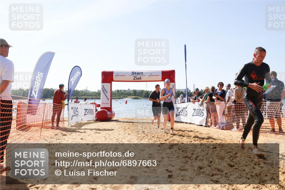 01.09.2024 - 17. Tribühne Triathlon Luisa Fischer http://msf.ph/oto/6897663 01.09.2024 11:41:58 Schwimmen 572, 582, 689, 701 meine-sportfotos.de
