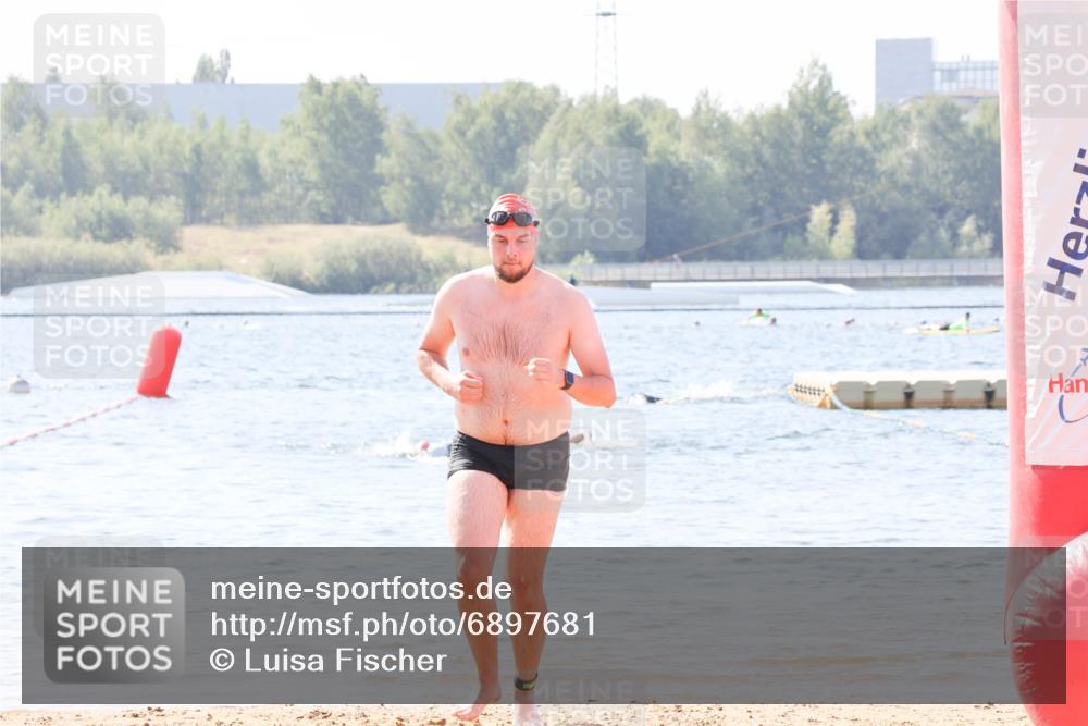 01.09.2024 - 17. Tribühne Triathlon Luisa Fischer http://msf.ph/oto/6897681 01.09.2024 11:42:09 Schwimmen 623 meine-sportfotos.de