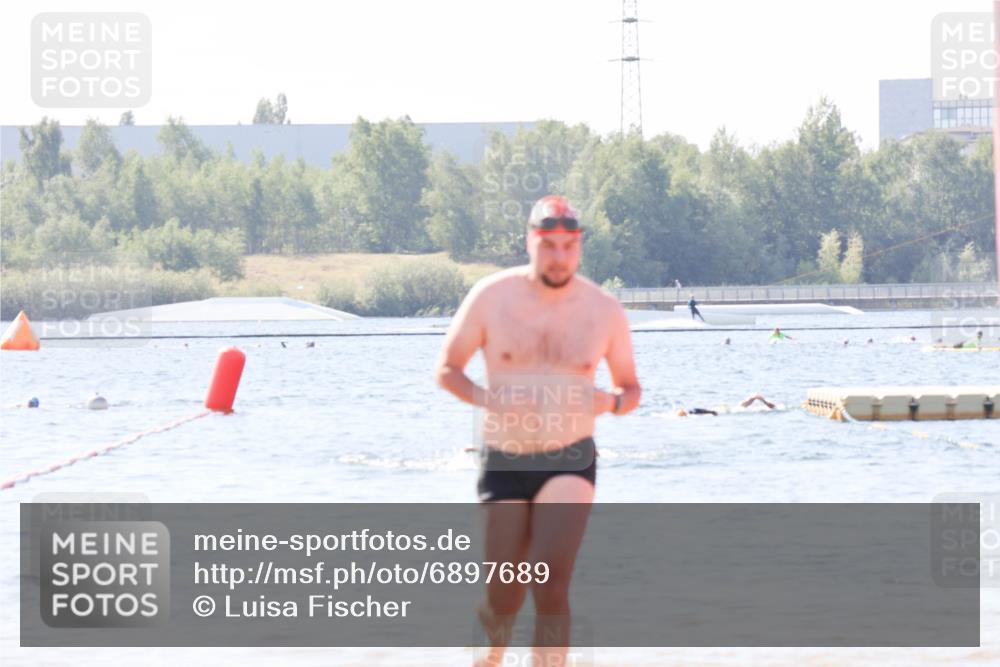 01.09.2024 - 17. Tribühne Triathlon Luisa Fischer http://msf.ph/oto/6897689 01.09.2024 11:42:10 Schwimmen 623 meine-sportfotos.de
