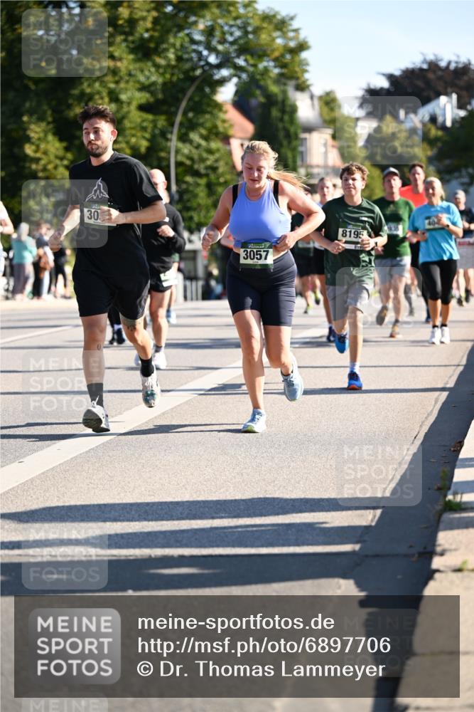 01.09.2024 - BARMER Alsterlauf Dr. Thomas Lammeyer http://msf.ph/oto/6897706 01.09.2024 09:35:55 Laufen 30, 3057, 8195, 819 meine-sportfotos.de