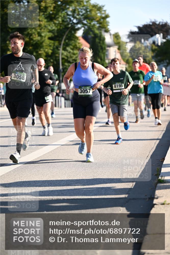 01.09.2024 - BARMER Alsterlauf Dr. Thomas Lammeyer http://msf.ph/oto/6897722 01.09.2024 09:35:56 Laufen 3058, 3057, 8195 meine-sportfotos.de