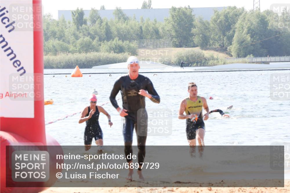 01.09.2024 - 17. Tribühne Triathlon Luisa Fischer http://msf.ph/oto/6897729 01.09.2024 11:42:40 Schwimmen 624, 656, 669 meine-sportfotos.de