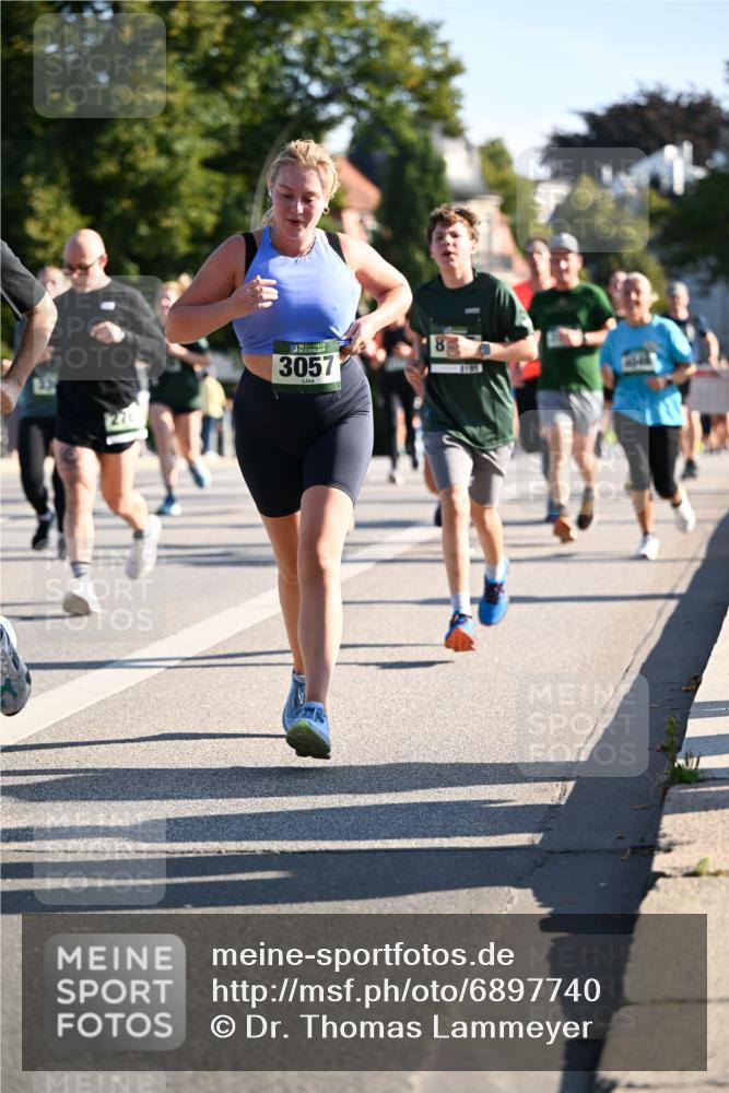 01.09.2024 - BARMER Alsterlauf Dr. Thomas Lammeyer http://msf.ph/oto/6897740 01.09.2024 09:35:56 Laufen 3057 meine-sportfotos.de