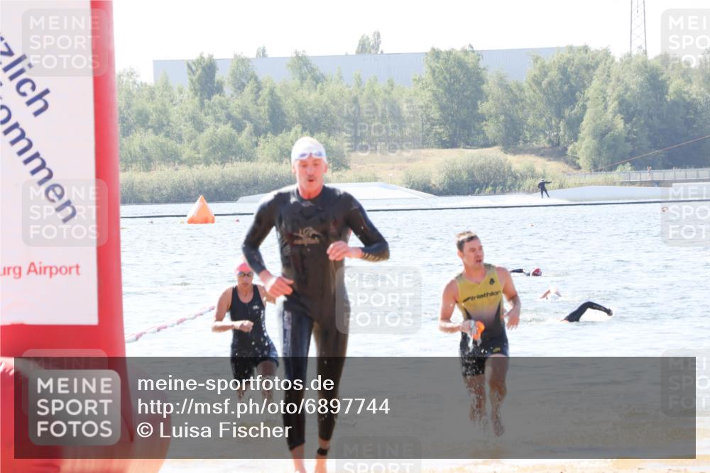 01.09.2024 - 17. Tribühne Triathlon Luisa Fischer http://msf.ph/oto/6897744 01.09.2024 11:42:41 Schwimmen 624, 656, 669 meine-sportfotos.de