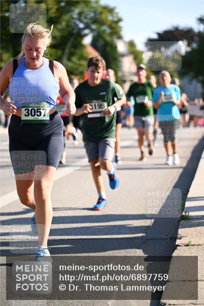 01.09.2024 - BARMER Alsterlauf Dr. Thomas Lammeyer http://msf.ph/oto/6897759 01.09.2024 09:35:57 Laufen 35, 3057, 3195 meine-sportfotos.de