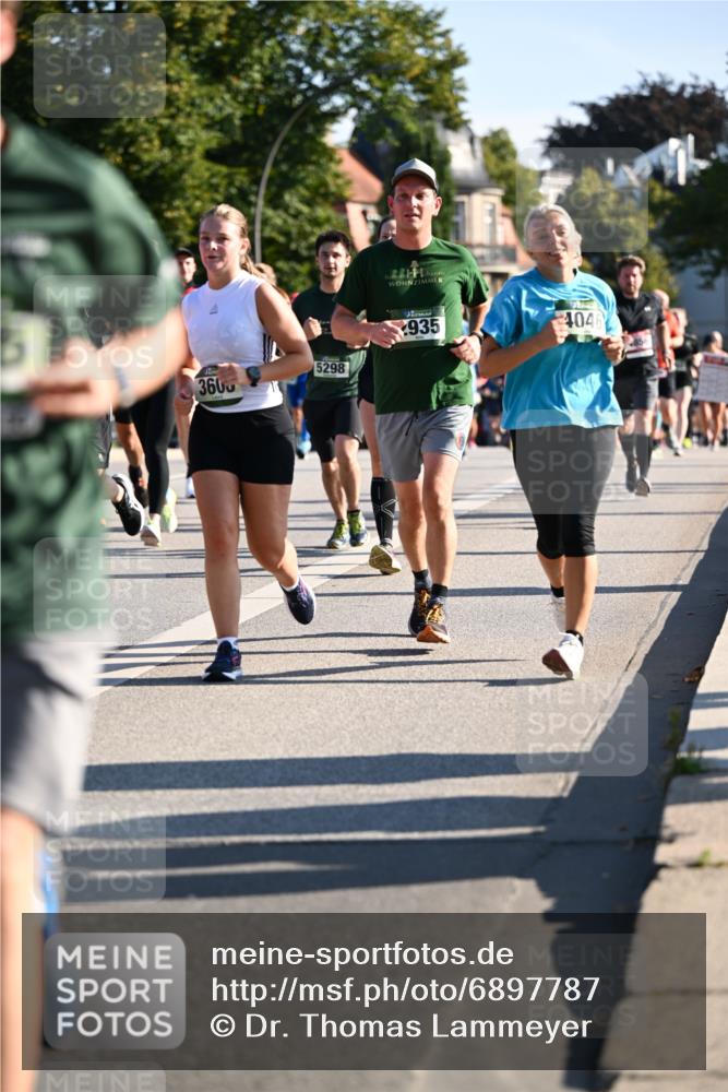 01.09.2024 - BARMER Alsterlauf Dr. Thomas Lammeyer http://msf.ph/oto/6897787 01.09.2024 09:35:59 Laufen 5298, 3600, 935, 78, 4046 meine-sportfotos.de